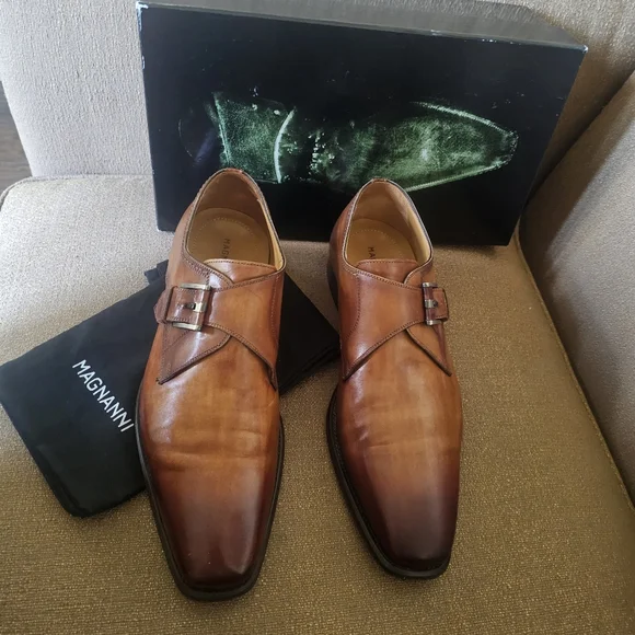 Magnanni Brown Leather Oxfords with Cap Toe Size 9.5